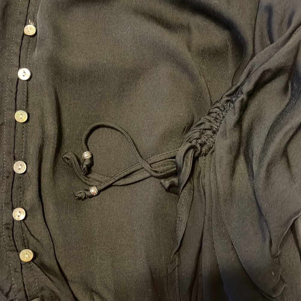 NWT VICI LOVESTITCH Satin Challis Button Down Blouse ~ Small - Picture 6 of 6